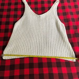 Moon & Madison size XL women’s crochet like white tank top